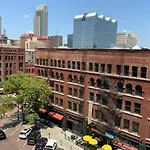 Blackout Themed Residence In The Prime Heart Of Omaha\'S Old Market!