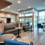 Holiday Inn Express & Suites - Omaha Downtown - Airport By Ihg