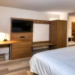 Holiday Inn Express & Suites - Omaha Downtown - Airport By Ihg