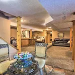 Family-Friendly Omaha Oasis About 10 Mi To Dtwn!
