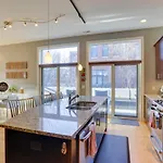 Downtown Condo With Rooftop Patio And City Views!