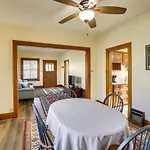 Quaint Omaha Home Less Than 5 Mi To Downtown!