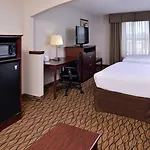 Holiday Inn Express & Suites Central Omaha By Ihg