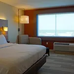 Holiday Inn Express & Suites Omaha - Millard Area By Ihg