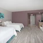 Hilton Garden Inn Omaha Aksarben Village