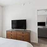 Landing Modern Apartment With Amazing Amenities