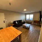 Aksarben 1 Bedroom-Close To I-80