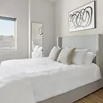Landing Modern Apartment With Amazing Amenities