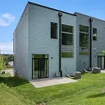 Midtown Luxury - 2 Master Suites - Near Unmc