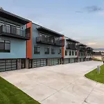Luxury 3-Bedroom Townhome - Spectacular Views