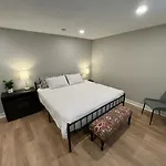 Aksarben Area 2 Bd-2 Ba By Uno