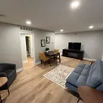 Aksarben Area 2 Bd-2 Ba By Uno