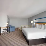 The Inn & Suites Omaha Near Zoo