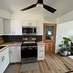 402 Zen Den