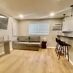 Joslyn 12-Newly Remodeled 1 Bdrm