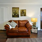 Leavenworth Apt 1