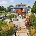Luxury Oasis Heated Pool, Hot Tub, Bbq