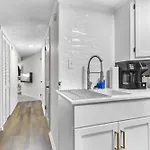 Lovely Apt Near Zoo With Self Check-In, Smart Tv