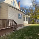 Converted Victorian 3Bd With Backyard