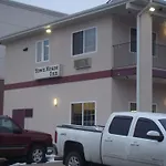 Townhouse Inn & Suites Omaha