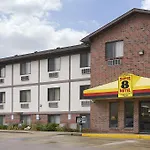 Super 8 By Wyndham Omaha/West Dodge