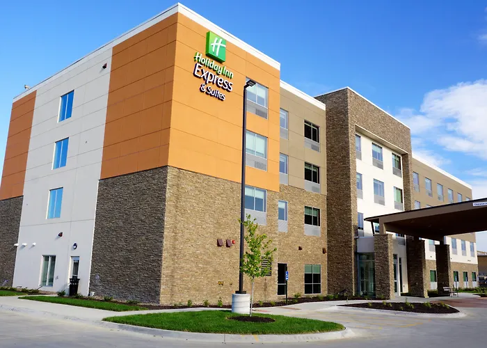 Holiday Inn Express & Suites Omaha - Millard Area By Ihg