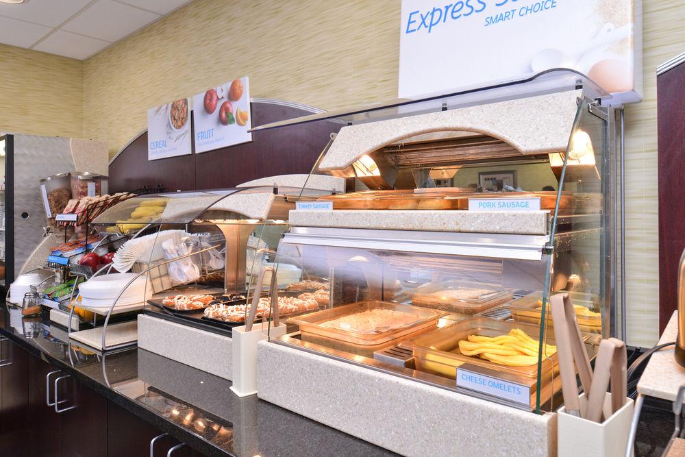 Express & By Ihg 3* Omaha