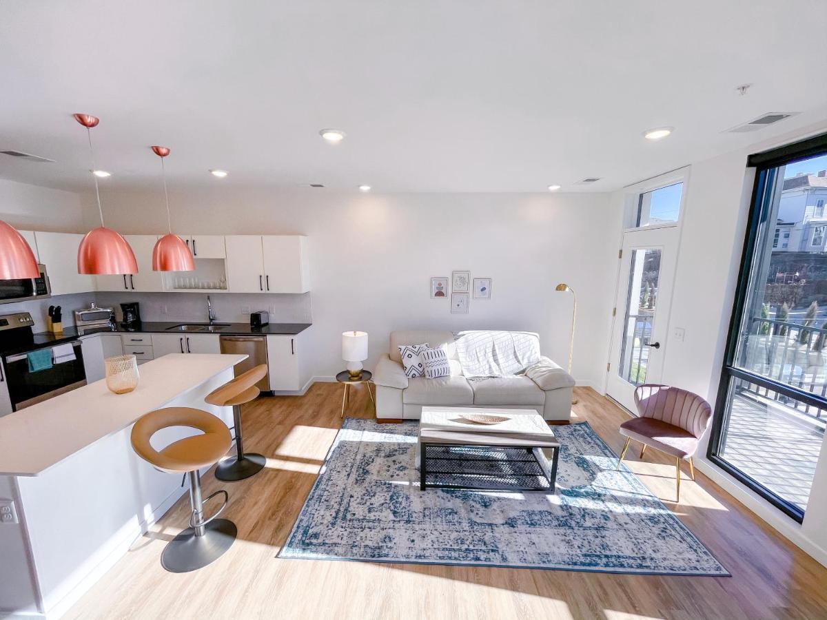 Bright 1bd/1ba Downtown *