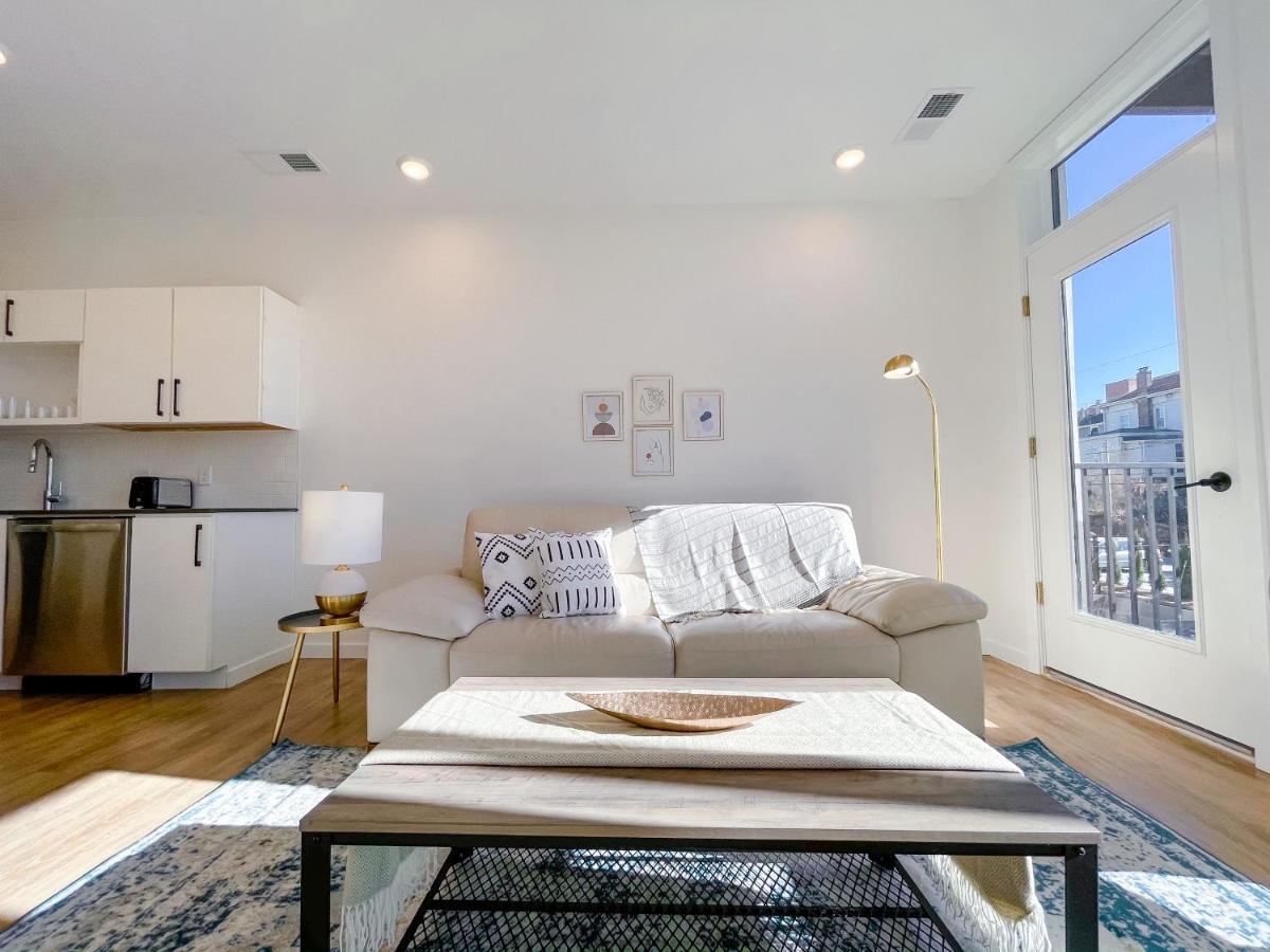 Bright 1bd/1ba Downtown *