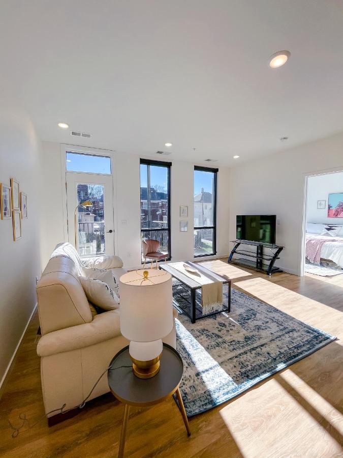 Bright 1bd/1ba Downtown Apartment