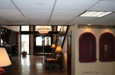 Westmont & Hotel 2*