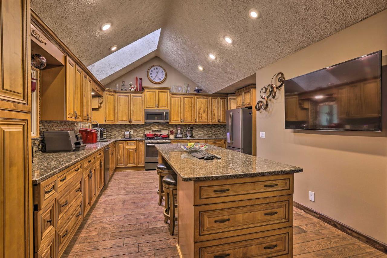 Family-friendly Oasis About 10 Mi To Dtwn! Holiday home