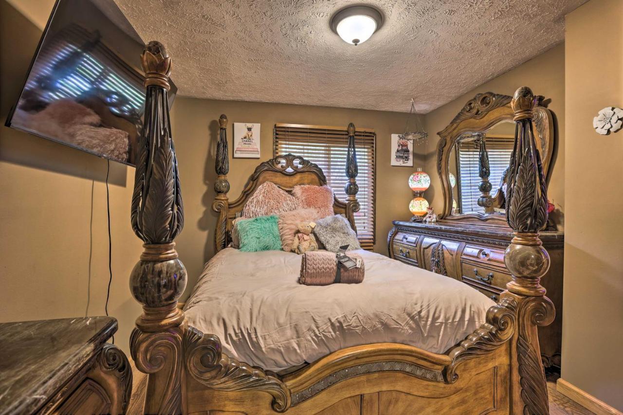 Holiday home Family-friendly Oasis About 10 Mi To Dtwn!