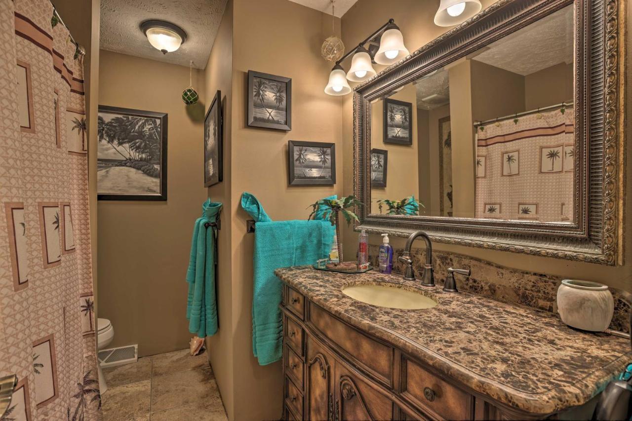 Holiday home Family-friendly Oasis About 10 Mi To Dtwn!