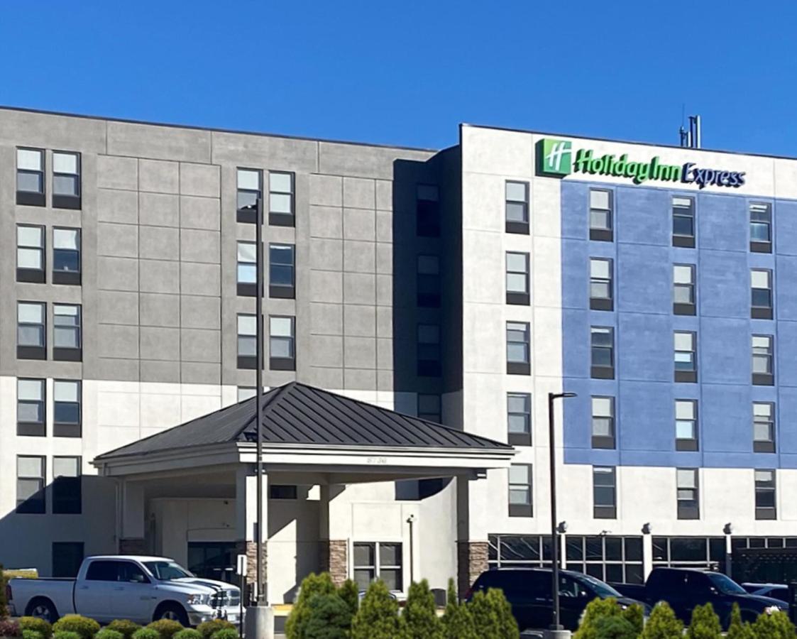 Hotel Express & By Ihg 3*