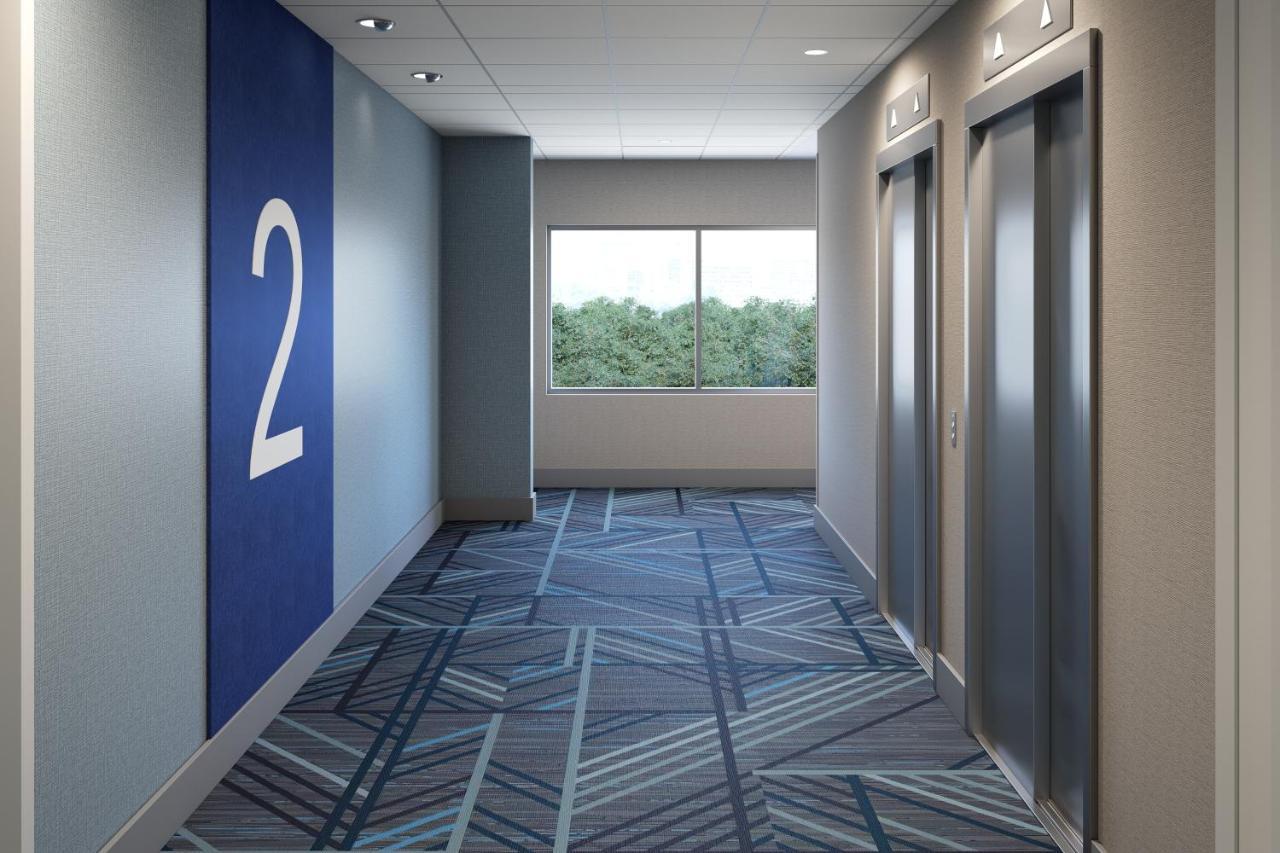 Express & By Ihg 3* Omaha