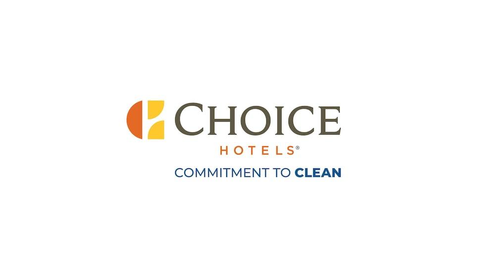 Quality & West - Ne Linclon Hotel Omaha