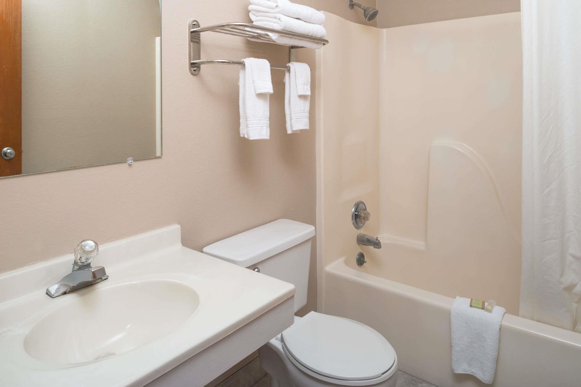 Super 8 By Wyndham Ne Hotel 2*