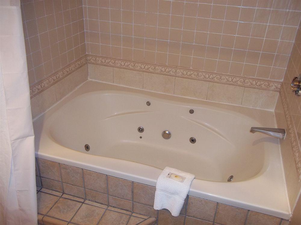 Four Points By Sheraton Midtown 3*
