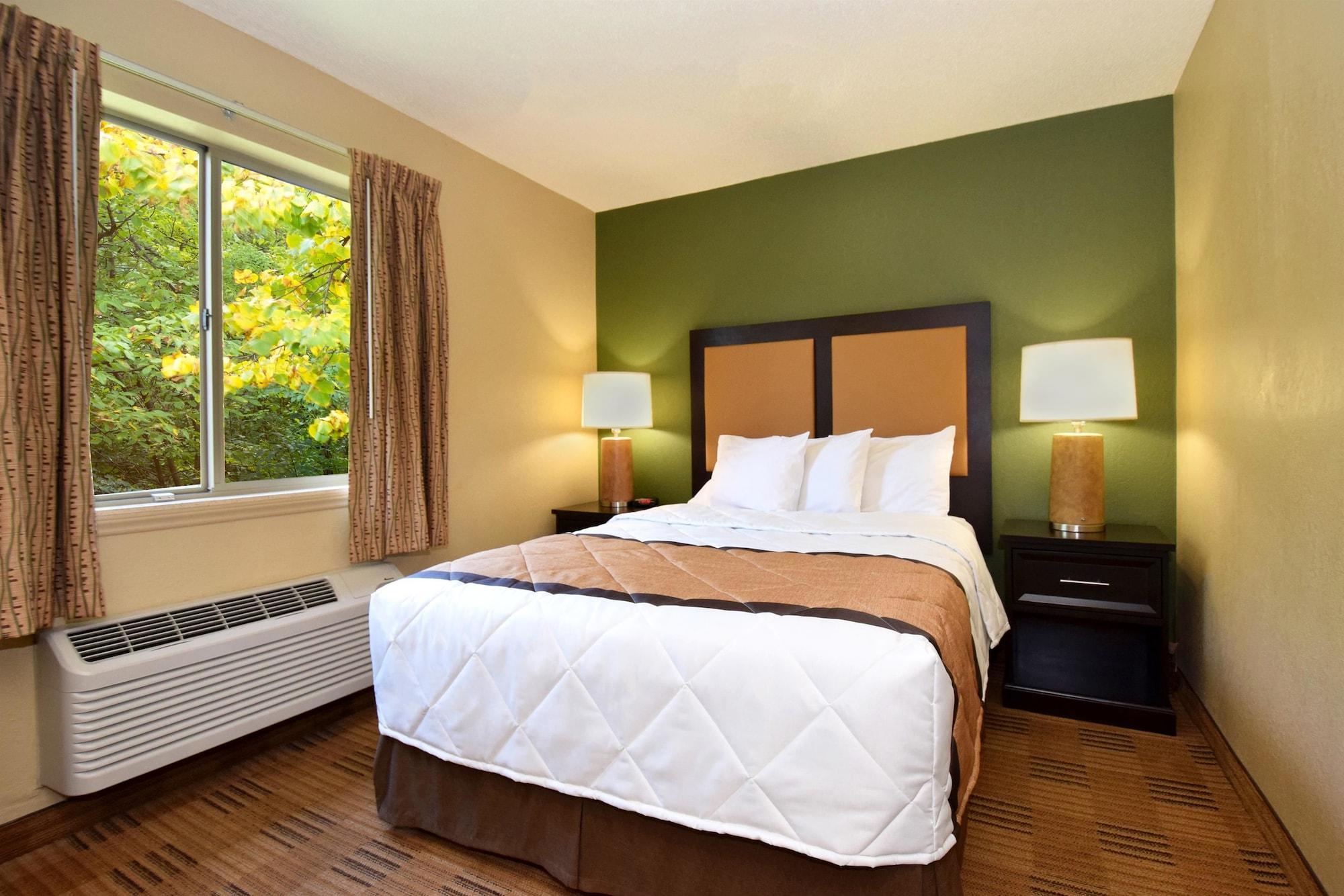 Extended America - - West Hotel