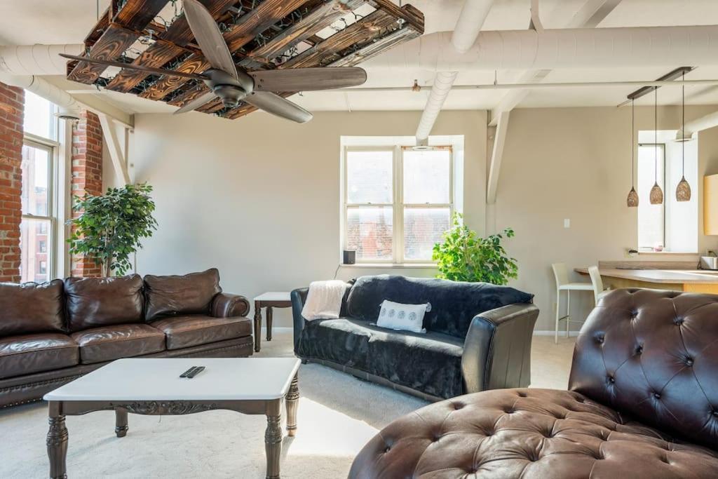 Heart Of The Old Market Sunburst Penthouse!!! Omaha