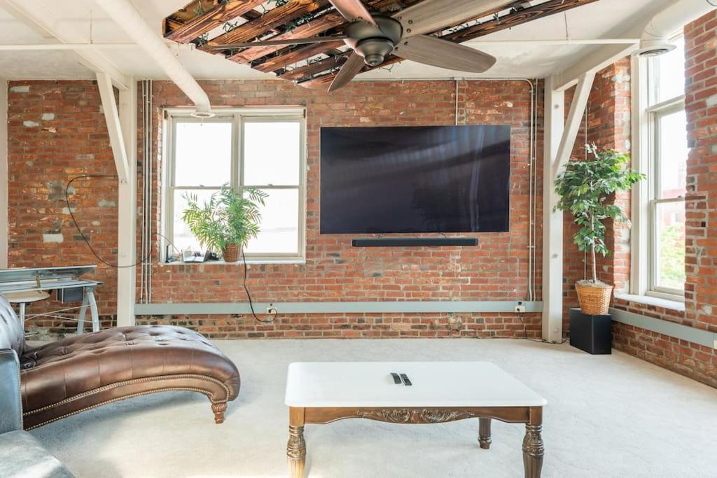 Apartment Heart Of The Old Market Sunburst Penthouse!!! Omaha