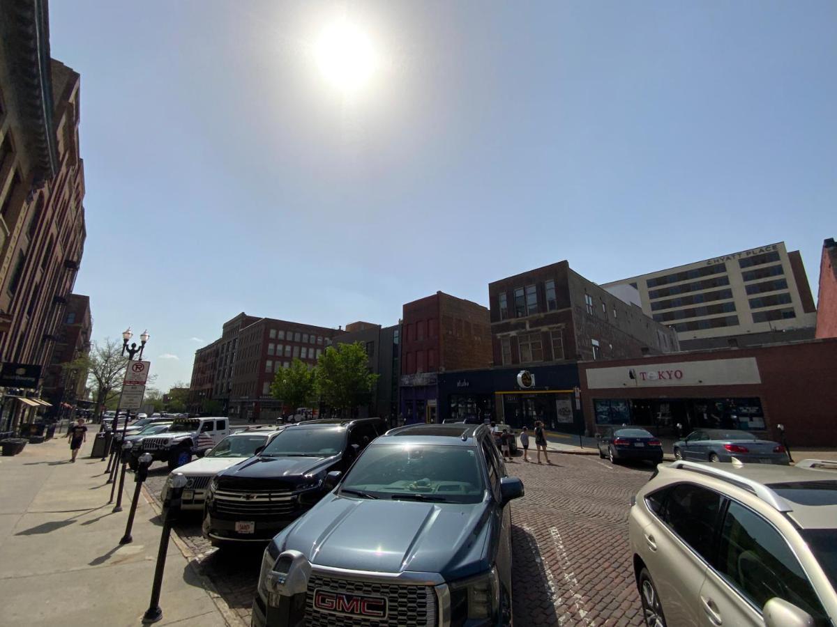 Apartment Heart Of The Old Market Sunburst Penthouse!!!