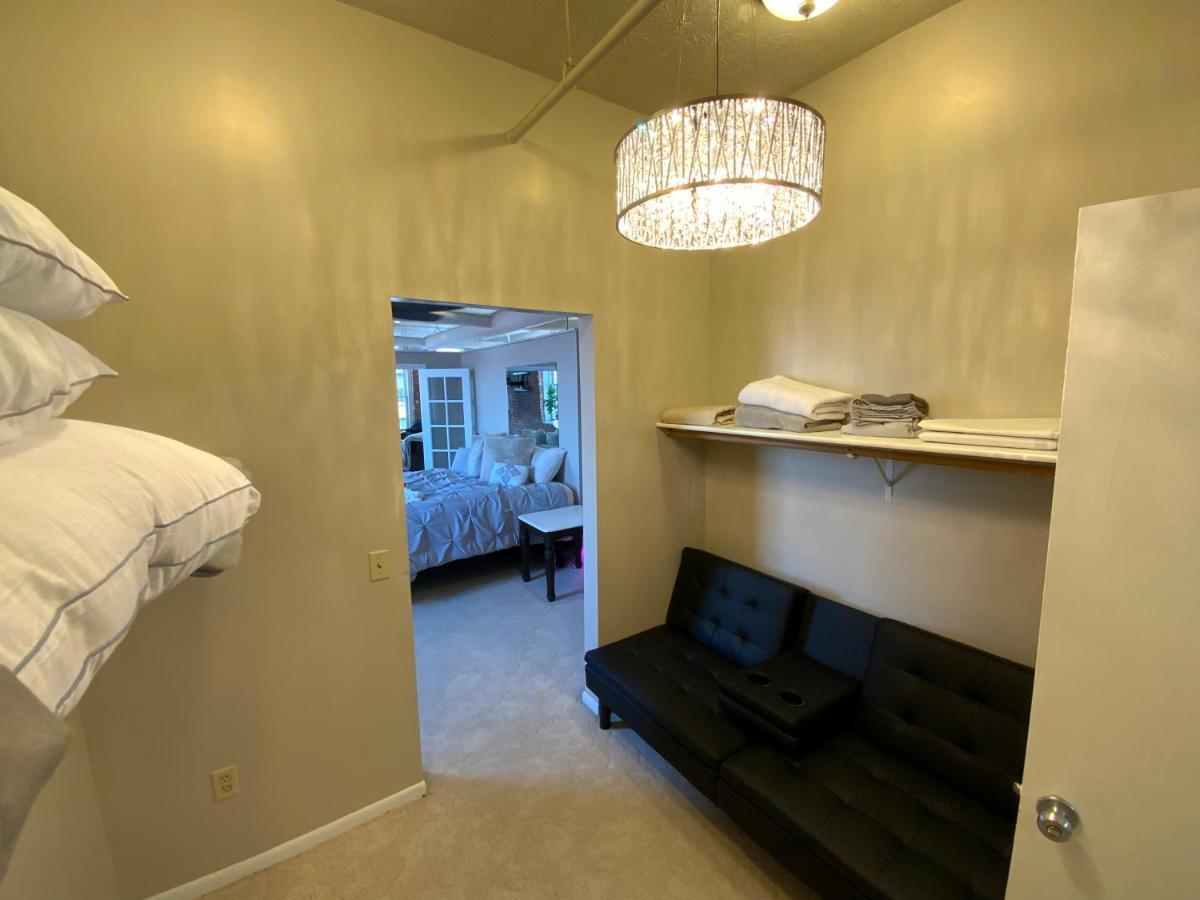 Heart Of The Old Market Sunburst Penthouse!!!