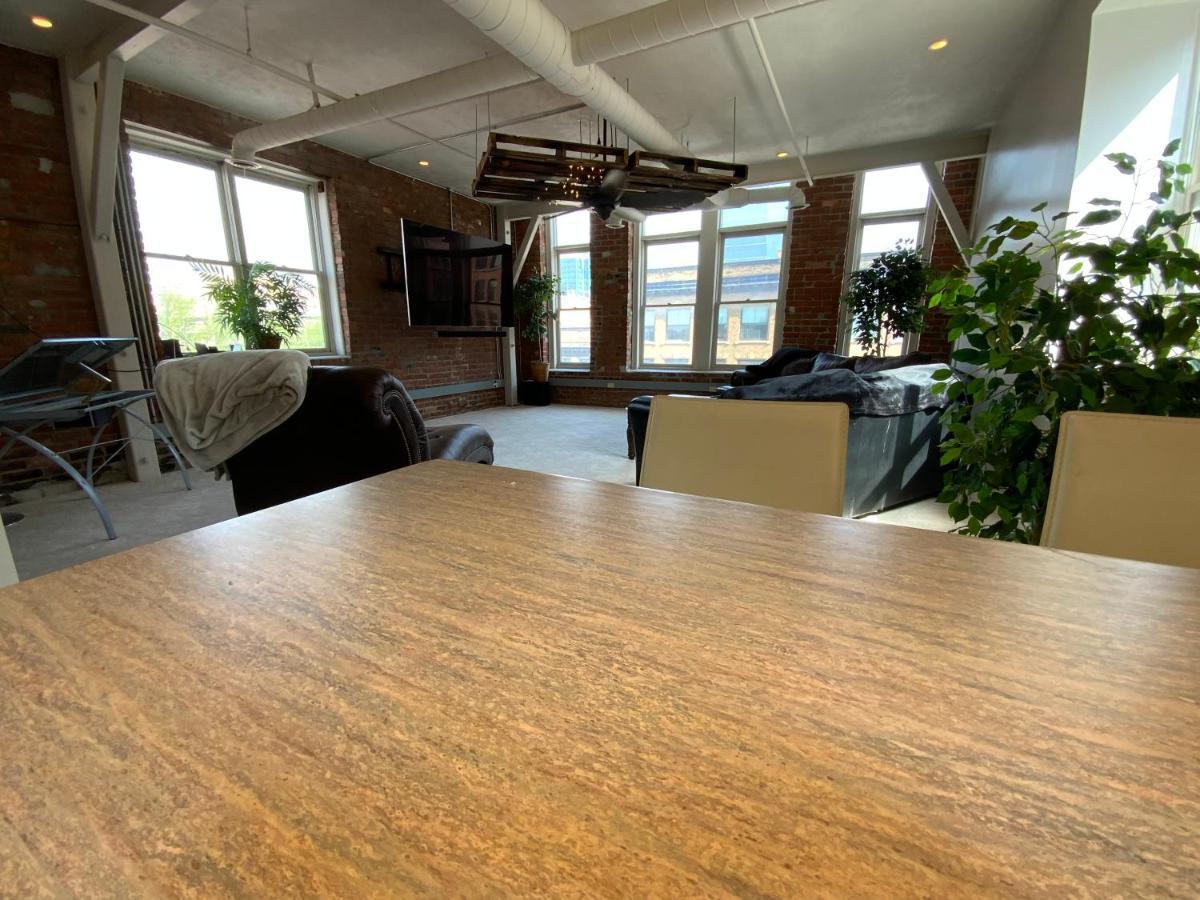 Heart Of The Old Market Sunburst Penthouse!!! * Omaha