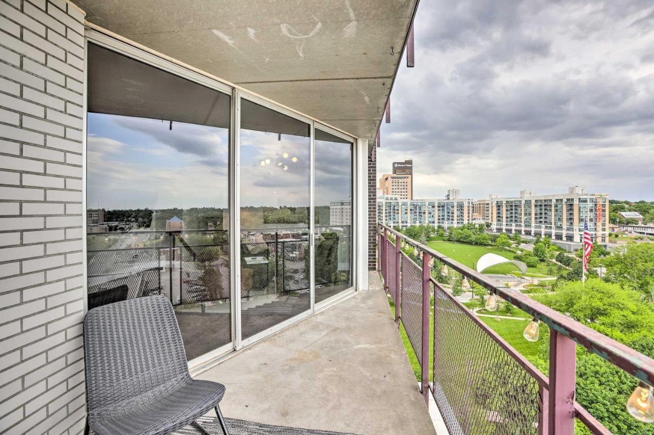 7th-floor With Balcony And Park Views