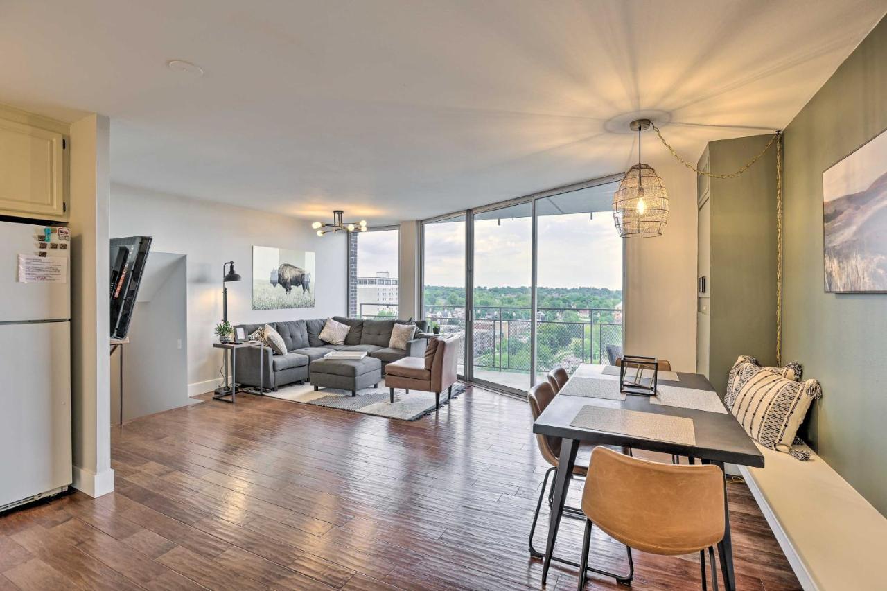 7th-floor With Balcony And Park Views Omaha
