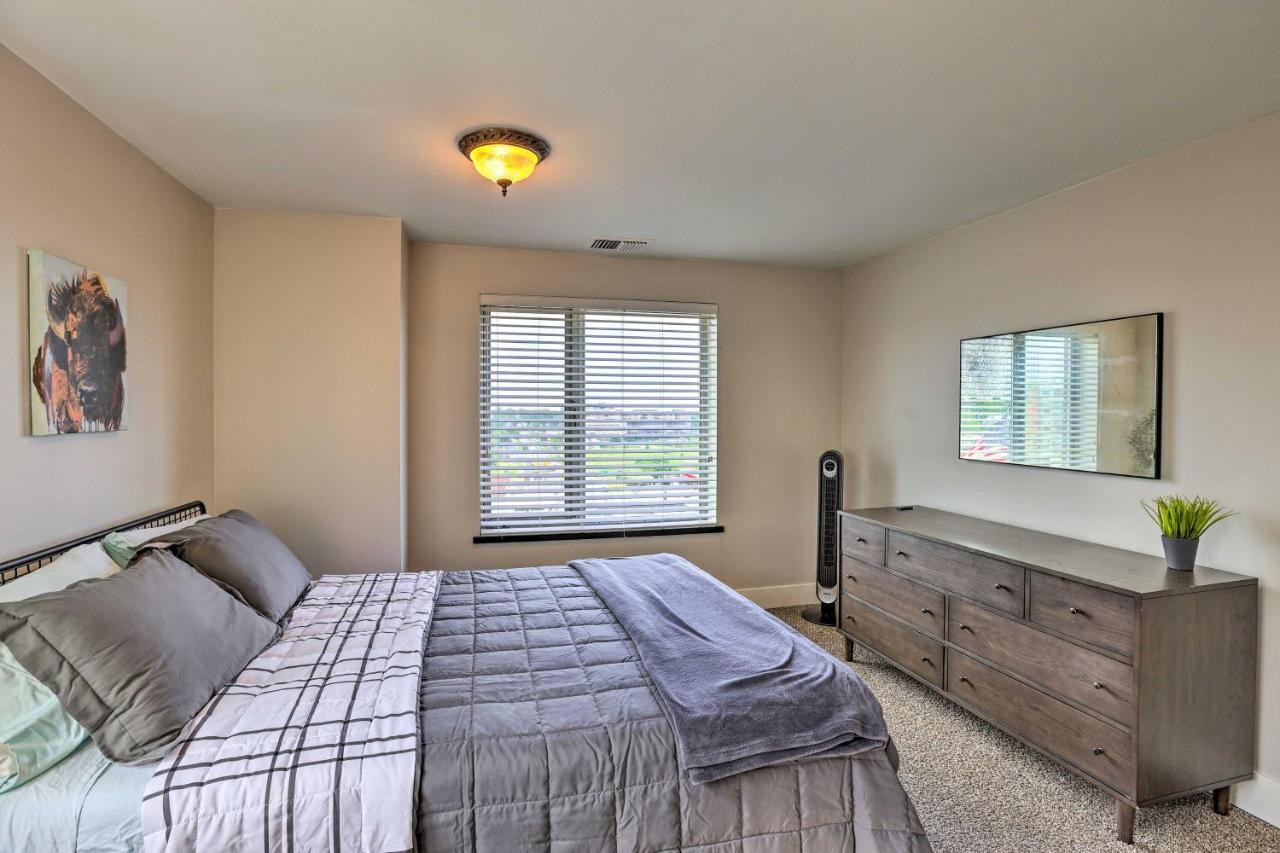 7th-floor With Balcony And Park Views Omaha
