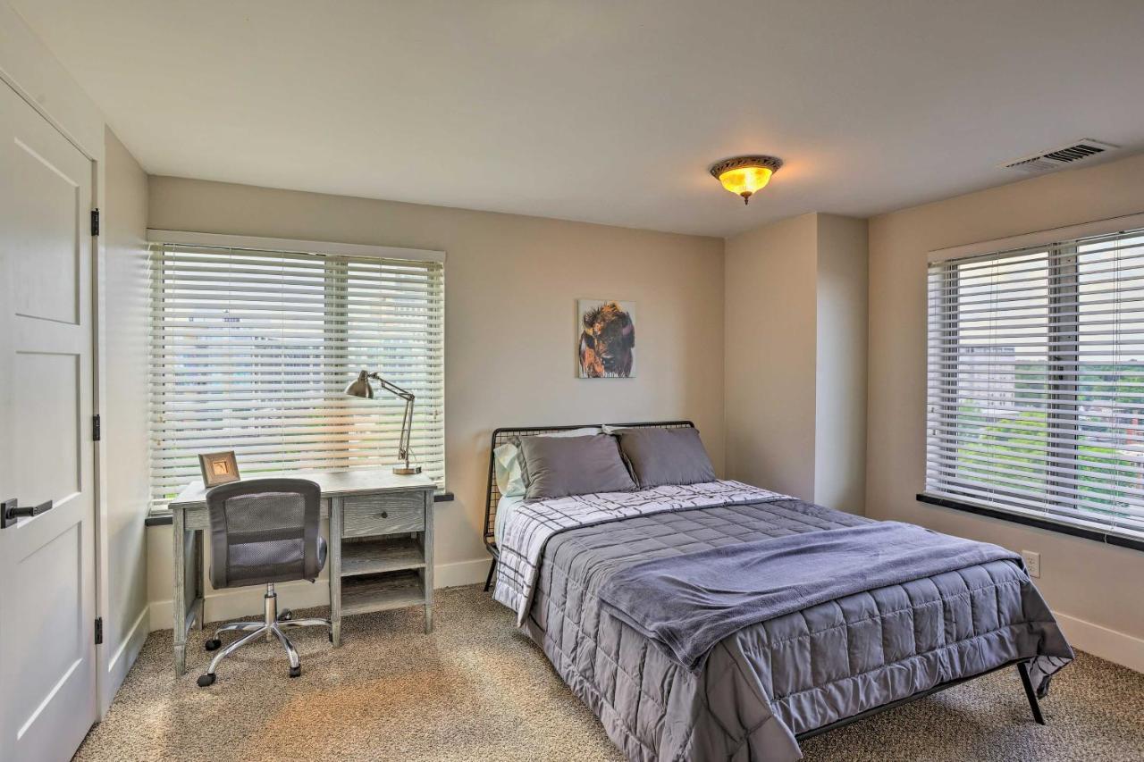 Apartment 7th-floor With Balcony And Park Views