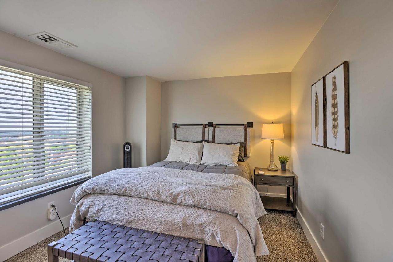 7th-floor With Balcony And Park Views Omaha